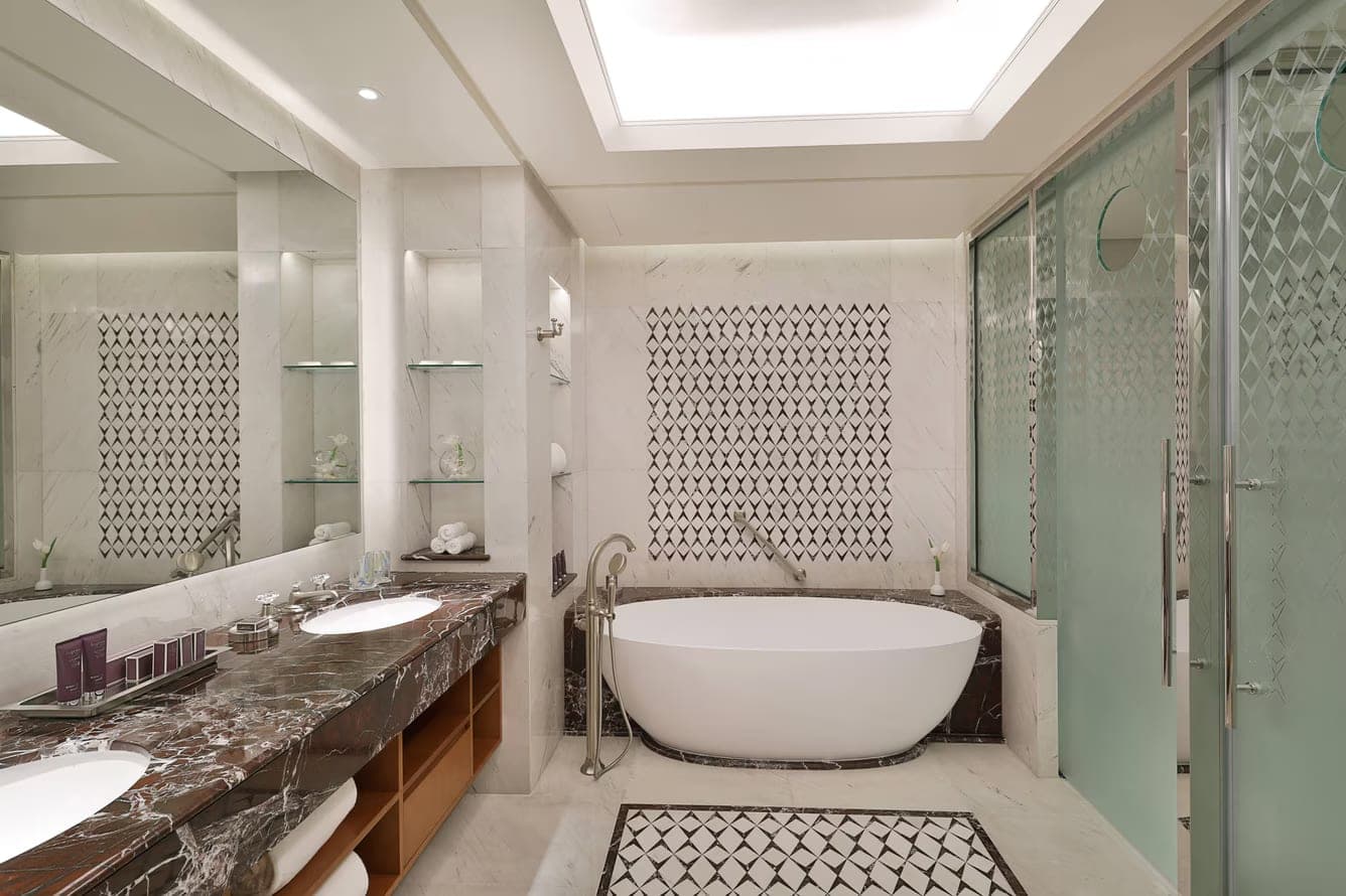 Al Bustan Palace, a Ritz-Carlton Hotel gallery photo 2