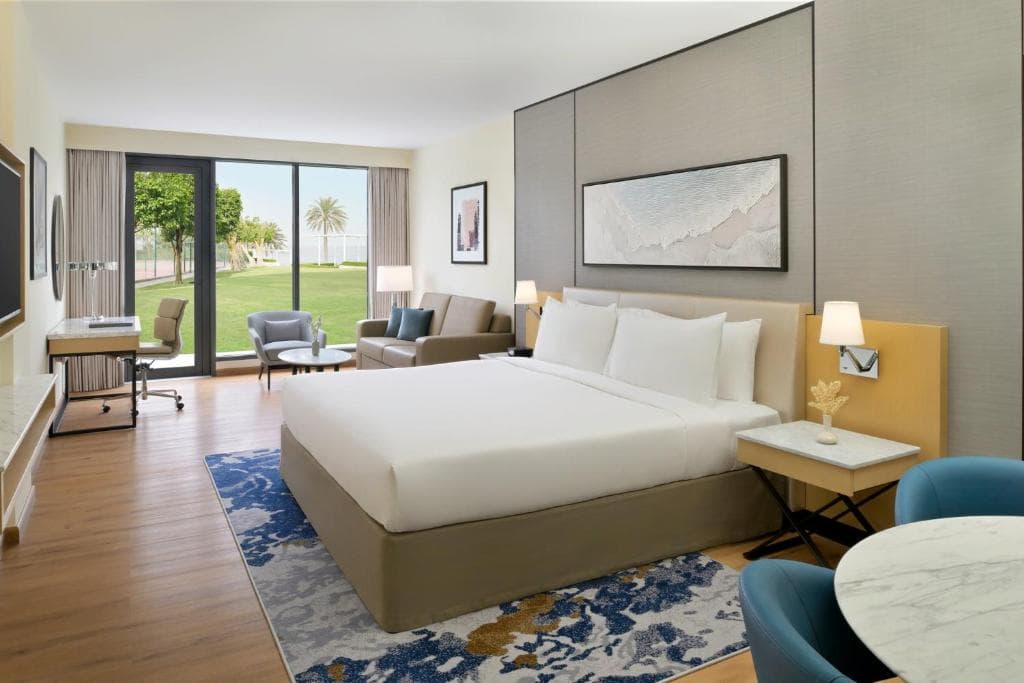 Crowne Plaza extended gallery 3