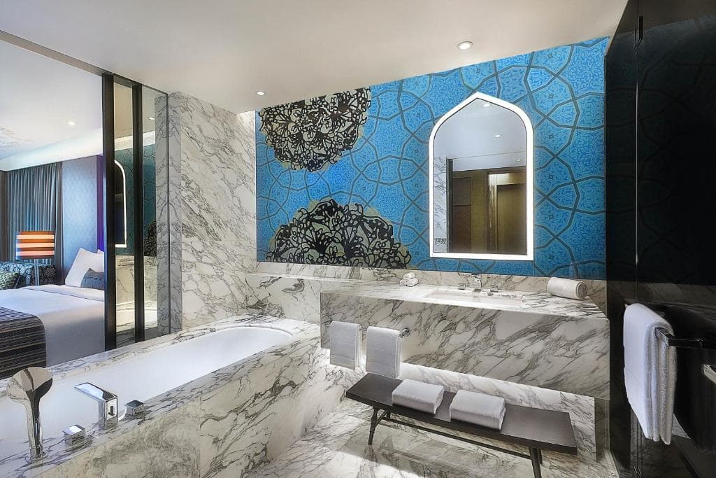 W Muscat extended gallery 5